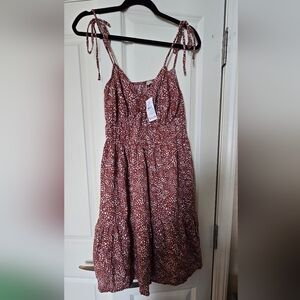 *NWT* LOFT Beach Dotted TieStrap Tiered Mini